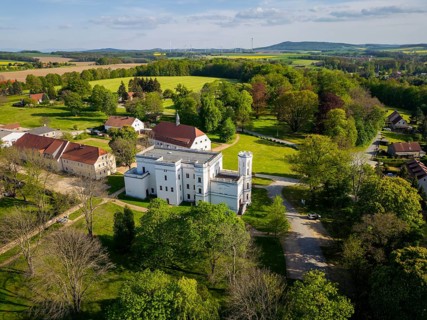 Krobnitz Castle in the district of Görlitz was the retirement home of the Prussian Minister of War