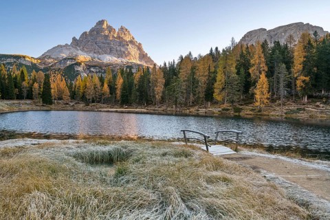 Autumn at Lago d'Antorno, Three Peaks, tre Cime, larches, reflection, Dolomites, South Tyrol