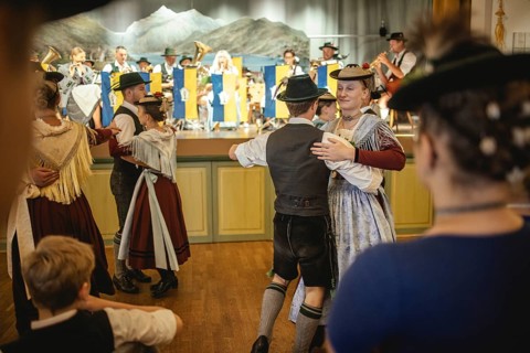 Traditional traditional costume anniversary of the Trachtenverein Schliersee Stamm 1888, dance in