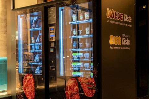 Barbecue food vending machine, food vending machines, fresh eggs, meat, sausages, sauces, various