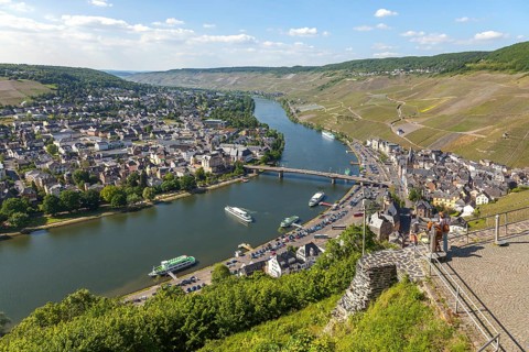 View of the Moselle valley and the village from Landshut Castle, Bernkastel-Kues, Moselle,