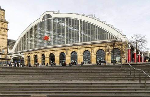 Exterior frontage of Lime Street railway station, Liverpool, England, UK