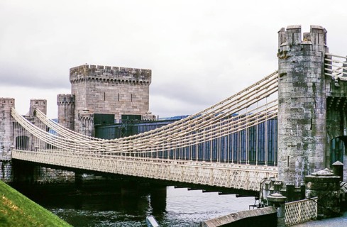 Hängebrücke, erbaut 1826 von Thomas Telford, Conway Castle, Conwy Castle, Nordwales, UK 4.