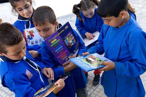 Latakia Countryside, Syria. October 18th 2010 Syrian schoolchildren collecting books from a mobile
