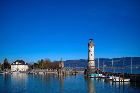 New lighthouse, Bavarian Lion, tax office, harbour entrance, Lindau, Bavaria, Lake Constance,