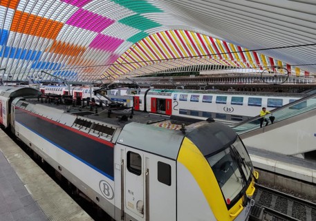 Liège-Guillemins station, architect Santiago Calatrava with the installation by Daniel Buren Comme