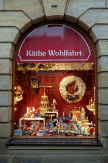 Shop window with Christmas decorations, Käthe Wohlfahrt, Bamberg, Upper Franconia, Bavaria, Germany