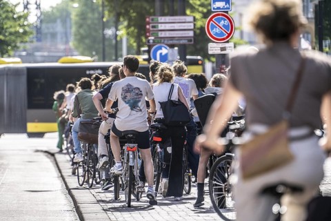 Central cycle path on the Lange Viestraat, lanes for pedestrians, cyclists and local traffic are