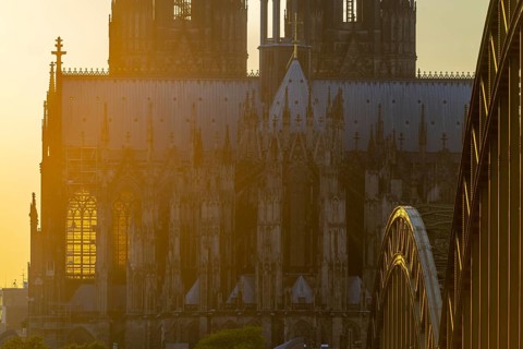 Evening atmosphere at Cologne Cathedral, Hohenzollern Bridge, Cologne, North Rhine-Westphalia,