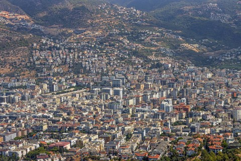 The centre of the city of Alanya is very densely built-up due to the limited area of the sea on one