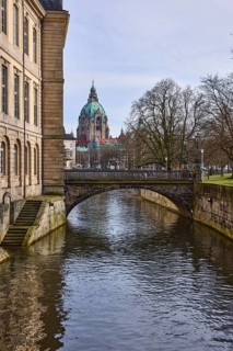Leineschloss, Leineschlossbrücke, castle, facade, sandstone architecture, sandstone staircase,