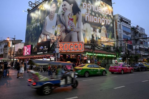 Street scene on Khaosan Road, blue hour, Bang Lamphu, Bangkok, Thailand