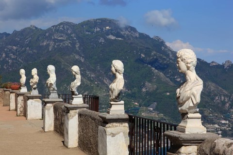 Marble busts on the Belvedere, balustrade, Terrazza dell'Infinito of Villa Cimbrone, Ravello on the