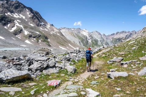 Hikers on the Lasörling High Trail, Lasörling Group, Hohe Tauern National Park, East Tyrol, Austria