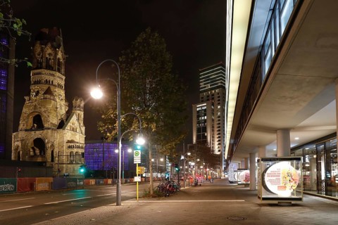 Lockdown, Germany shuts down. Empty Breitscheidplatz, closed department stores' Bikini, Berlin, 16