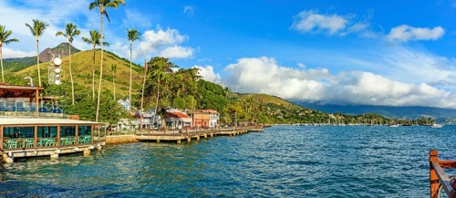 View of the seaside city of Ilhabela on the coast of Sao Paulo, Vila, Ilhabela, Sao Paulo, Brazil