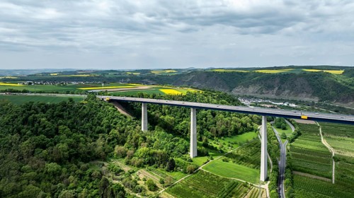Moselle valley bridge with a height of 136 metres. Federal motorway A61 over the Moselle,