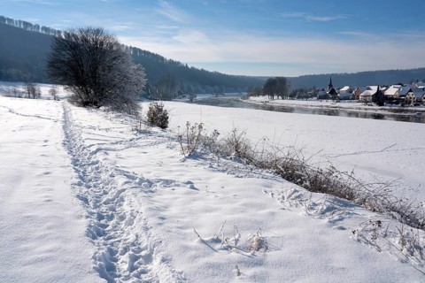 Weser River near Wahmbeck, Bodenfelde, district of Northeim, Lower Saxony, Germany