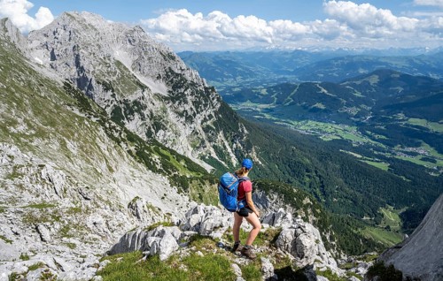 Mountaineers climbing the Scheffauer, Kitzbühel Alps, Tyrol, Austria