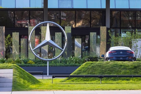 Merecedes Sindelfingen plant. Mercedes-Benz Center of Excellence, Customer Centre. Mercedes star