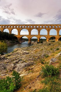Pont du Gard, Roman aqueduct over the River Gardon, Languedoc-Roussillon, Southern France, France