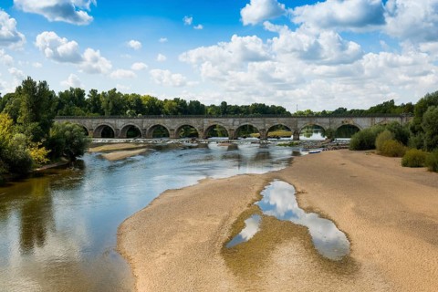 Canal bridge over the Allier, Pont canal de Guétin, Loire Canal, near Nevers, Loire Valley,