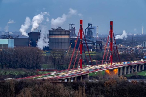 Thyssenkrupp Steel steelworks, blast furnaces 8 and 9, gasometer, motorway bridge of the A42 over