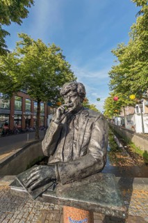 Wim Duisenberg, Bust, Monument, Banker, Finance Minister, euro, Currency, President, Central Bank,