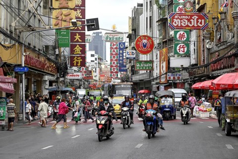 Street scene on Yaowarat Road, China Town, Chinese neighbourhood, Sampheng, Bangkok, Thailand