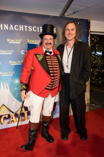 Oliver Polak and Lars Eidinger at the premiere of the 20th Original Roncalli Weihnachtscircus in