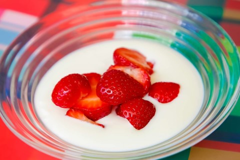 Quark with fresh strawberries, dessert, dessert bowl, healthy, fruit, dairy product, vegetarian,
