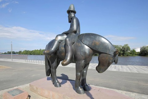 Leinreiter sculpture by Detlef Kraft 1996, modern art, metal sculpture, monument to Treidler am