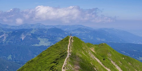 Hiking trail from Fellhorn, 2038m, to Söellereck, Allgäu Alps, Bavaria, Germany