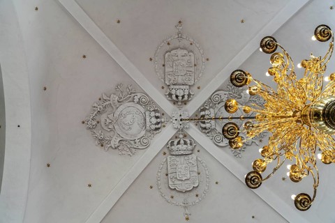 Coat of arms on the ceiling of the Evangelical Lutheran Church of the Saviour in front of Frelsers