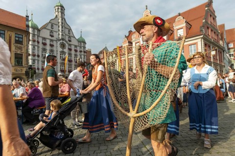 City guard on the market square, Fishermen's Day in Memmingen, Unterallgäu, Allgäu, Bavaria,