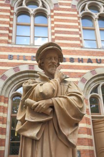 Monument to Philipp Melanchthon 1497-1560, stone sculpture, Carl Ritter Bildungshaus, Quedlinburg,