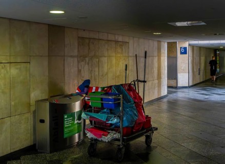 S-Bahn, handcart of a cleaning company, Berlin Ostbahnhof, Friedrichshain, Berlin, Germany