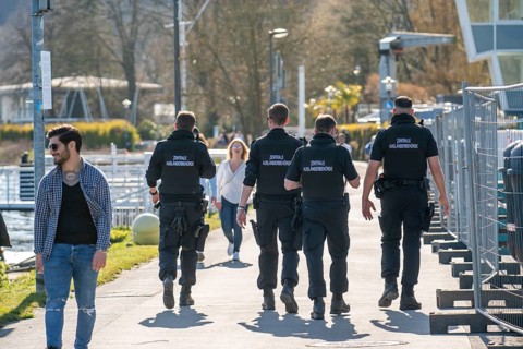 The Lake Baldeney in Essen, Saturday, 04.04.20, patrol of the city's central immigration authority,