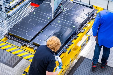 Mercedes-Benz subsidiary ACCUMOTIVE is setting a major milestone in Kamenz with the series