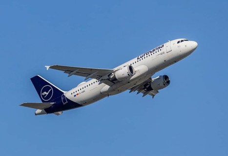 Plane taking off from Fraport Airport in Frankfurt. FRA, EDDF. Aircraft registration number: