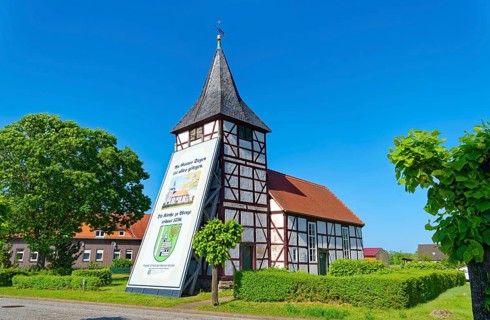 The village church of Wenze, a half-timbered church from 1736, was supported to preserve the