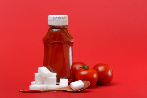 Ketchup, ketchup bottle with sugar cube