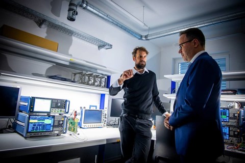 Saxony's Minister of Economic Affairs Panter visited four companies in the Saxon security and