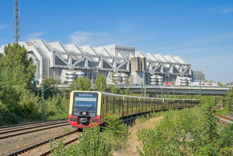 Ringbahn, S-Bahn in front of Westkreuz station, ICC, Westend, Charlottenburg, Berlin, Germany