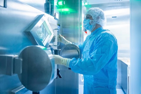 Radiopharmacy: Economics Minister Dirk Panter visits innovation driver in Radeberg. As a global