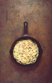 Spaghetti carbonara, spaghetti in cream sauce, with pancetta, homemade, no people
