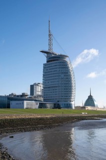 Sail-City skyscraper, Atlantic Hotel, Weser, Havenwelten, Bremerhaven, Bremen, Germany