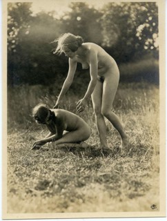 Life reform, naturism, naturism, naturism, nature, youth culture, two naked woman interacting