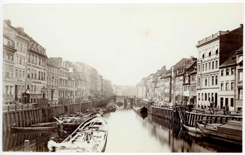 Friedrichsgracht, Spree, Berlin, Mitte, Historic buildings along a silent canal with boats in