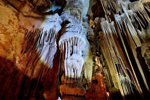 Grotte de la Madeleine, with typical stalactite formations of stalagmites and stalactites, UNESCO